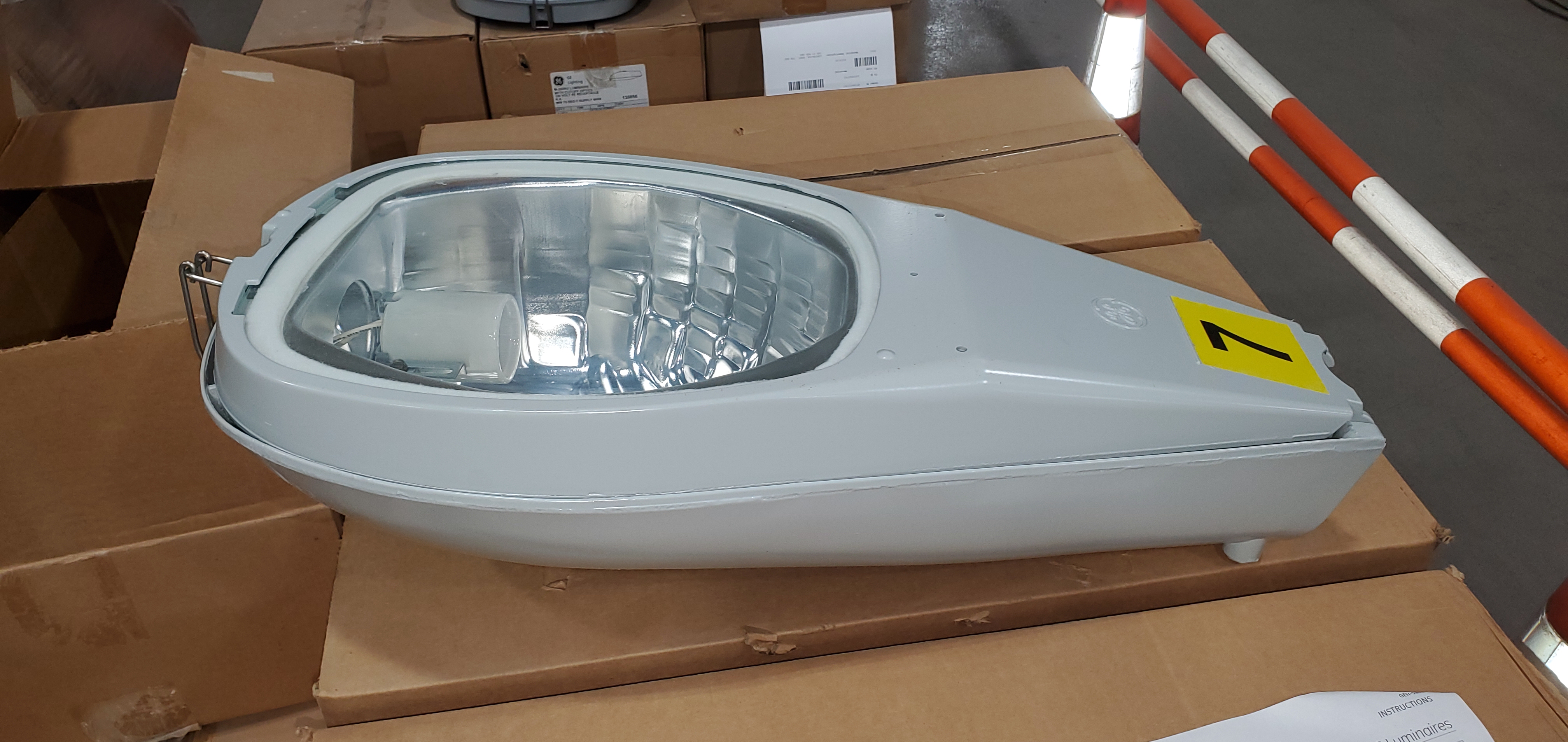 LUMINAIRE, RDWY, 70W HPS IES CO REA GRA